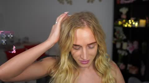 nicolette__shea_ online show from 12/20/24, 01:11