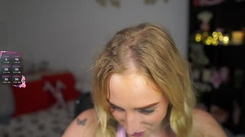 nicolette__shea_ online show from 12/22/24, 05:21