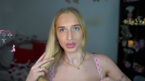 nicolette__shea_ online show from 01/06/25, 02:03