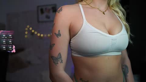 nicolette__shea_ online show from 02/18/25, 05:21