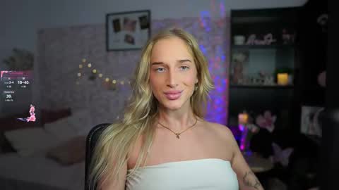 nicolette__shea_ online show from 03/09/25, 05:06
