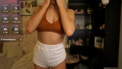 nicolette__shea_ online show from 10/09/25, 08:01