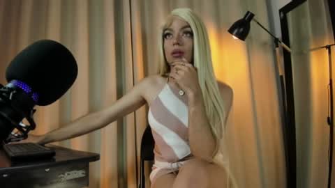 Snapshot of nicolette_tay chatting on 02/05/25, 07:39 Nicol  online show from 02/05/25, 07:39