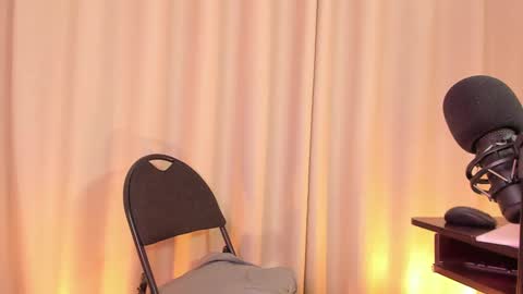 Snapshot of nicolette_tay chatting on 02/08/25, 07:59 Nicol  online show from 02/08/25, 07:59