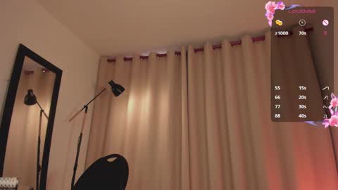 Snapshot of nicolette_tay chatting on 03/01/25, 07:04 Nicol  online show from 03/01/25, 07:04