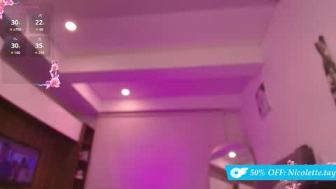 Snapshot of nicolette_tay chatting on 09/21/25, 11:39 Nicol  online show from 09/21/25, 11:39