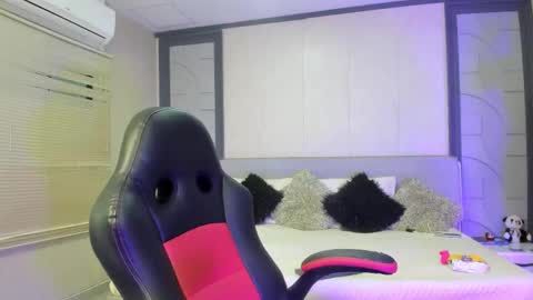 Call me Nicolette online show from 11/06/25, 10:10