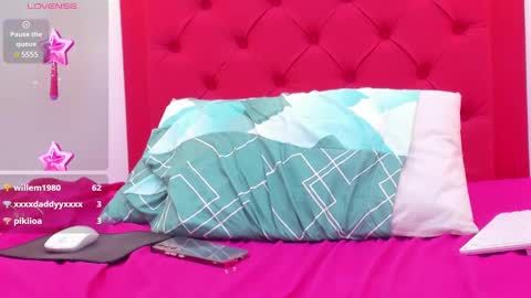 N I C O L L  online show from 03/08/25, 05:01