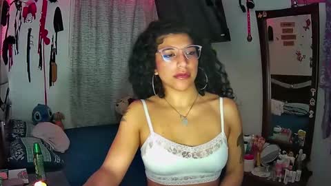 Snapshot of nicoll_williams420 chatting on 02/11/25, 06:08 Nicoll Williams online show from 02/11/25, 06:08