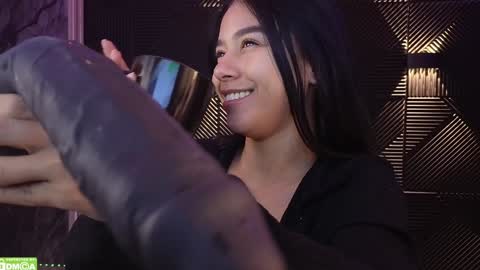 Nicoll  Independent model online show from 12/17/24, 10:12