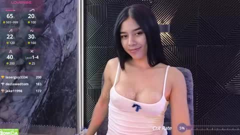 Nicoll  Independent model online show from 12/19/24, 12:12