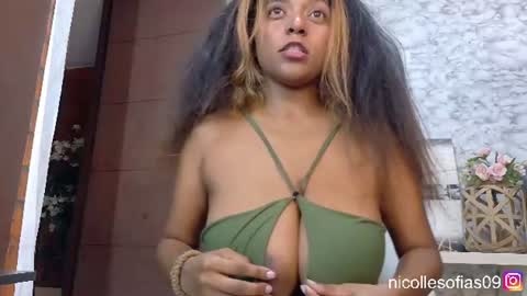 Snapshot of nicolle4 chatting on 06/20/26, 07:16 nicolle4 online show from 06/20/26, 07:16