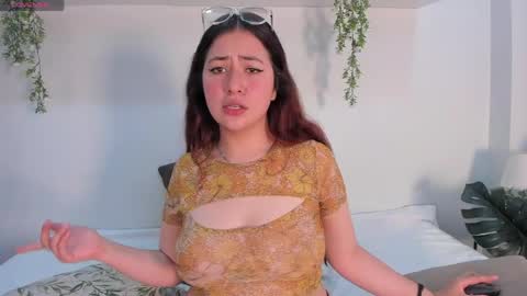 nicolle_evanss_ online show from 05/28/26, 03:26