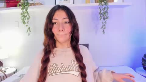 Snapshot of nicolle_evanss_ chatting on 06/13/26, 03:26 nicolle_evanss_ online show from 06/13/26, 03:26