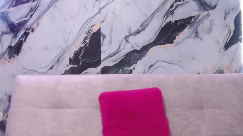 nicolle gomes online show from 11/22/25, 10:31