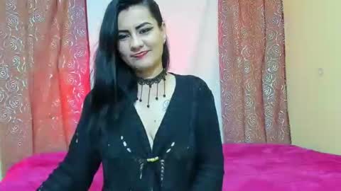 nicolle gomes online show from 05/13/26, 11:11
