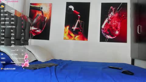 nicolle_hanks1 online show from 11/13/25, 02:49