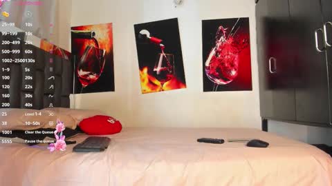 nicolle_hanks1 online show from 02/26/26, 02:10