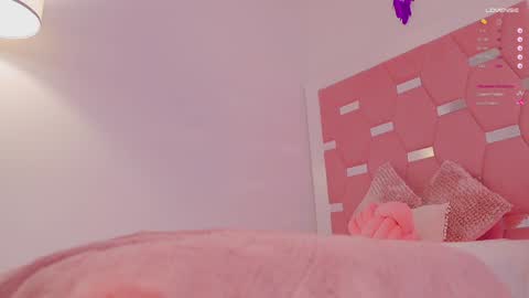 Snapshot of nicolle_mitchelle chatting on 01/05/25, 03:23 NEW instagram nicollemitchelle online show from 01/05/25, 03:23