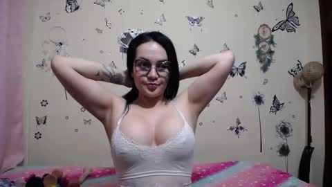 Snapshot of nicolle_sky chatting on 03/05/26, 08:32 nicolle_sky online show from 03/05/26, 08:32