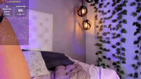 Snapshot of nicollee_heart chatting on 07/09/26, 02:32 Nicolle online show from 07/09/26, 02:32