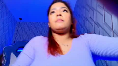 Nicolle Miley online show from 12/01/25, 04:17