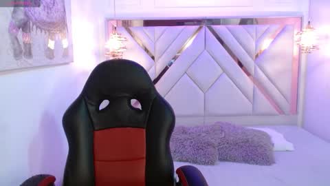 Nicollet online show from 03/26/26, 03:23