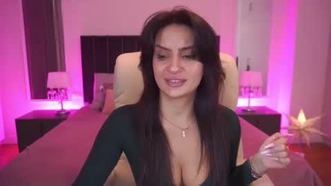 Snapshot of nicolnightt chatting on 12/19/25, 07:04 Nicole online show from 12/19/25, 07:04