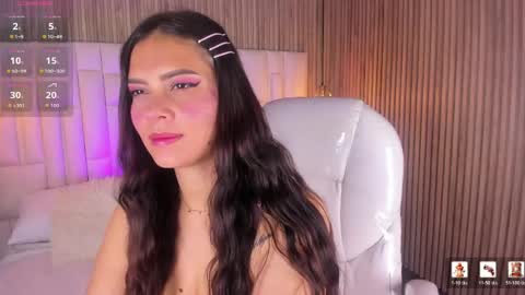 Snapshot of nicolsantoss chatting on 05/26/26, 11:17 Nicol online show from 05/26/26, 11:17