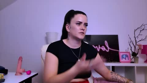 Snapshot of nicolsparklex chatting on 04/21/26, 09:48 Nicol Sparkle online show from 04/21/26, 09:48