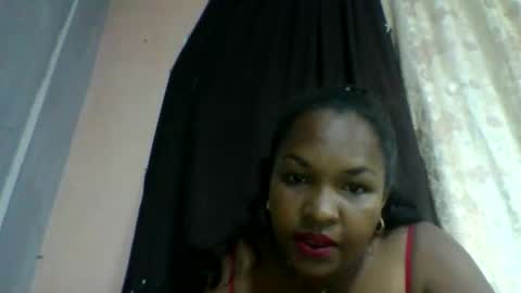 Snapshot of niellah chatting on 04/26/26, 06:00 niellah online show from 04/26/26, 06:00