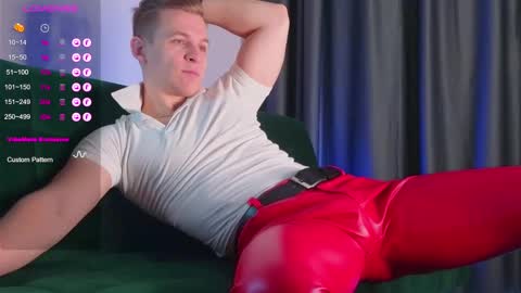 Snapshot of night_wwwolf chatting on 02/15/25, 04:25 Jameson online show from 02/15/25, 04:25