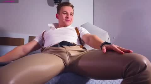 Snapshot of night_wwwolf chatting on 01/09/26, 02:09 Jameson online show from 01/09/26, 02:09