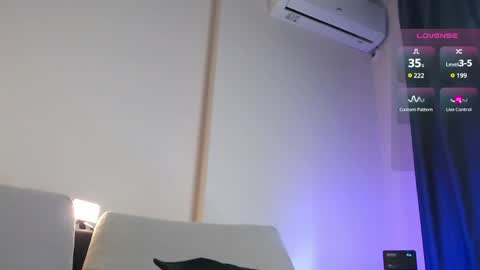 Snapshot of night_wwwolf chatting on 04/25/26, 01:41 Jameson online show from 04/25/26, 01:41