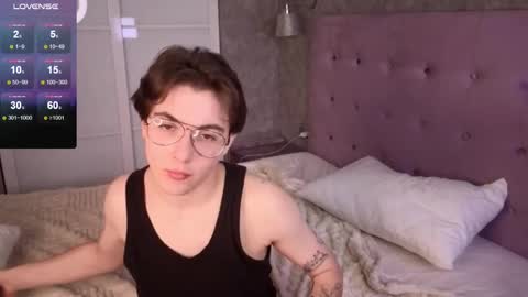 Snapshot of nightfloat chatting on 03/02/25, 02:41 Daisy nd Tyler 3 online show from 03/02/25, 02:41