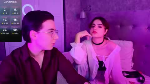 Snapshot of nightfloat chatting on 03/02/25, 11:42 Daisy nd Tyler 3 online show from 03/02/25, 11:42