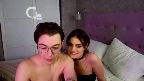 Snapshot of nightfloat chatting on 03/03/25, 05:53 Daisy nd Tyler 3 online show from 03/03/25, 05:53