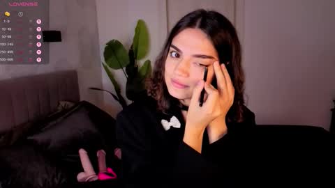 Snapshot of nightfloat chatting on 09/11/25, 04:56 Daisy nd Tyler 3 online show from 09/11/25, 04:56