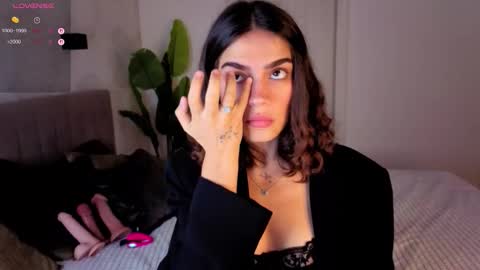 Snapshot of nightfloat chatting on 09/19/25, 06:37 Daisy nd Tyler 3 online show from 09/19/25, 06:37