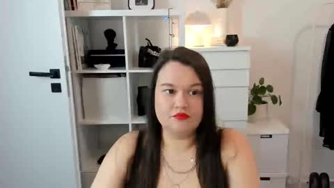 Holly online show from 02/25/26, 07:07