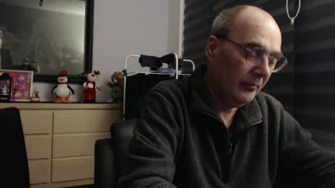 Snapshot of nightkeeper63 chatting on 11/29/25, 01:30 nightkeeper63 online show from 11/29/25, 01:30