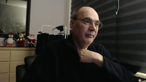 Snapshot of nightkeeper63 chatting on 12/19/25, 11:56 nightkeeper63 online show from 12/19/25, 11:56