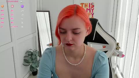 Snapshot of nightleaf_ chatting on 05/31/26, 10:33 Bestie online show from 05/31/26, 10:33