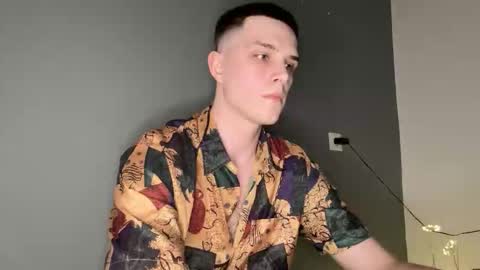 Max online show from 12/18/25, 06:14