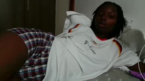 Snapshot of nightnurse2030 chatting on 11/27/25, 01:02 nightnurse2030 online show from 11/27/25, 01:02