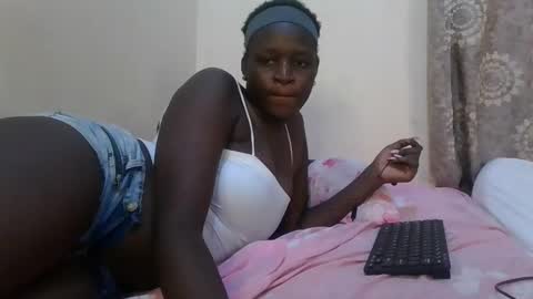 Snapshot of nightnurse60 chatting on 11/19/25, 05:02 bubbly online show from 11/19/25, 05:02