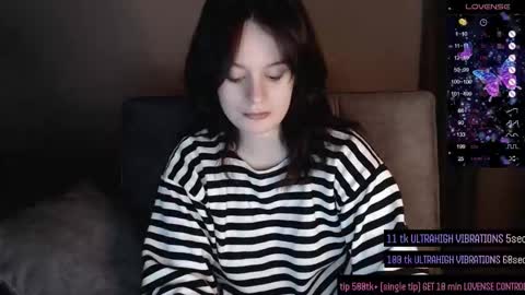 Snapshot of nightpurr chatting on 11/29/25, 05:49 Darcy online show from 11/29/25, 05:49