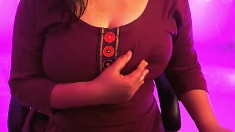 Snapshot of nightqueen107446 chatting on 02/17/25, 09:03 nightqueen107446 online show from 02/17/25, 09:03