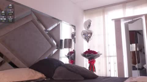 niiaa01 online show from 09/22/25, 08:00