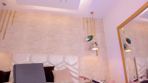 NiiaMoore online show from 12/27/24, 02:25